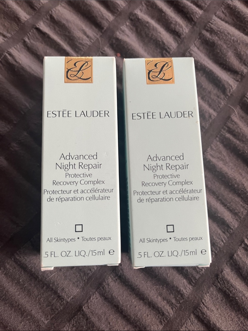 Estée Lauder Advanced Night Repair Protective Recovery Complex – White and Gold